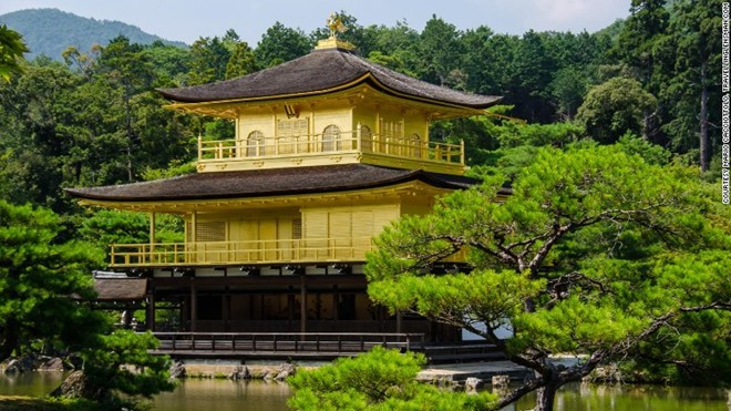Golden Pavillon là thắng cảnh nổi tiếng nhất Kyoto.